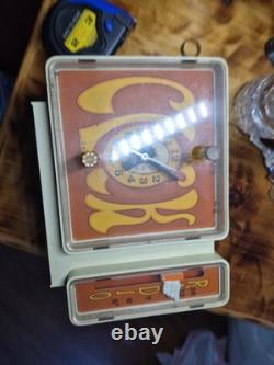 Radio- réveil vintage Général Electric C3300A de 1969, fonctionnel, psychédélique et groovy