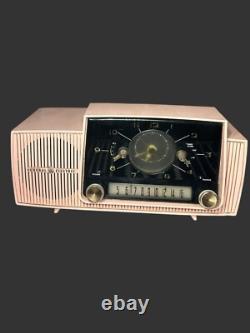 Radio-réveil vintage de l'ère atomique General Electric C-431-A Rose, fonctionne LIRE