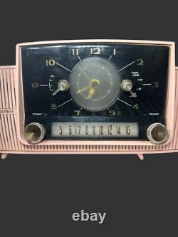 Radio-réveil vintage de l'ère atomique General Electric C-431-A Rose, fonctionne LIRE