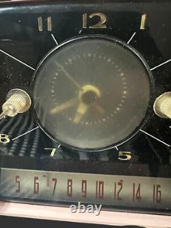 Radio-réveil vintage de l'ère atomique General Electric C-431-A Rose, fonctionne LIRE