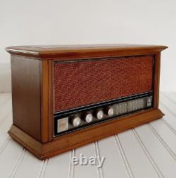 Radio stéréo de table à état solide Vintage General Electric GE en boîtier en bois fonctionne