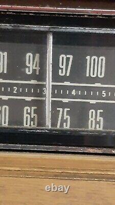 Radio stéréo de table à état solide Vintage General Electric GE en boîtier en bois fonctionne