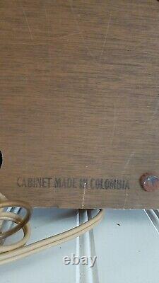 Radio stéréo de table à état solide Vintage General Electric GE en boîtier en bois fonctionne