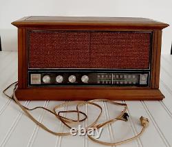 Radio stéréo de table à état solide Vintage General Electric GE en boîtier en bois fonctionne