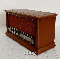 Radio stéréo de table à état solide Vintage General Electric GE en boîtier en bois fonctionne
