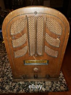 Radio stéréo de table vintage General Electric E61 Tube Tombstone E-61