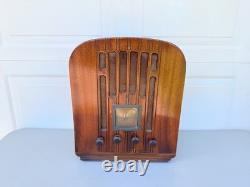Radio tombstone vintage General Electric M-51