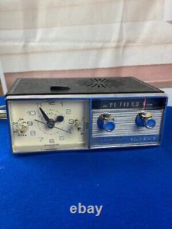 Radio transistor à état solide vintage GE General Electric et montre