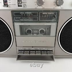 Radio uniquement General Electric Vintage Boombox Modèle No. 3-5257A