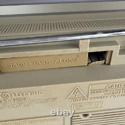 Radio uniquement General Electric Vintage Boombox Modèle No. 3-5257A