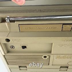 Radio uniquement General Electric Vintage Boombox Modèle No. 3-5257A