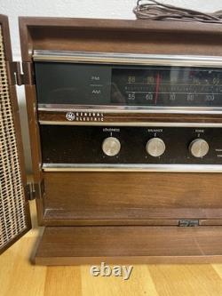 Radio vintage GE T1040A en noyer 1041A en cerisier testée et fonctionne très bien