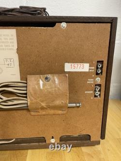 Radio vintage GE T1040A en noyer 1041A en cerisier testée et fonctionne très bien