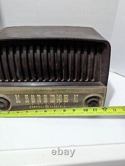 Radio vintage General Electric marron modèle 135 de 1950 NON FONCTIONNEL