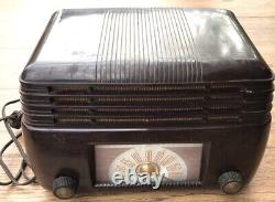 Radio vintage en bakélite General Electric GE modèle 100 fonctionnel