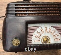 Radio vintage en bakélite General Electric GE modèle 100 fonctionnel