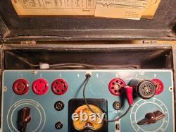Rare Général Électrique GE Vintage Vérificateur de Tubes Modèle TC-3A Testeur de Tubes - S'allume