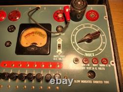 Rare Général Électrique GE Vintage Vérificateur de Tubes Modèle TC-3A Testeur de Tubes - S'allume