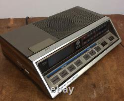 Rare Vtg 80s Electronic Touch Control GE Digital Alarm Clock Radio Mid Century
 
<br/>
 	
 <br/>Translation: Rare Vtg 80s Contrôle tactile électronique GE Radio-réveil numérique Mid Century