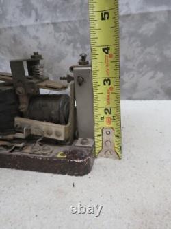 Relais de surintensité DC General Electric CR5282-2 en électronique vintage