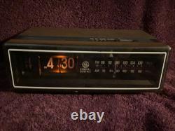 Réveil radio à flip vintage 1984 General Electric 7-4305F FONCTIONNEL