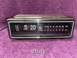 Réveil radio flip vintage General Electric 1984 7-4305F EN FONCTIONNEMENT