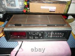 Réveil radio numérique électronique FM/AM General Electric 7-4460C vintage des années 80