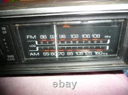 Réveil radio numérique électronique FM/AM General Electric 7-4460C vintage des années 80