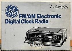 Réveil radio-réveil General Electric GE scellé AM/FM modèle en bois grain 7-4665