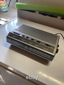 Réveil radio vintage General Electric