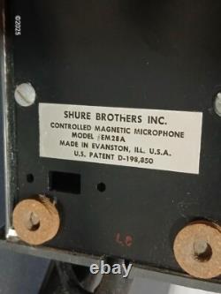 Station de base émetteur-récepteur vintage GE Mastr Executive s'allume / Microphone et manuels