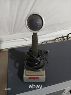 Station de base émetteur-récepteur vintage GE Mastr Executive s'allume / Microphone et manuels