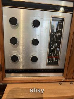 Stéréo / Radio Vintage General Electric T-1000C, Noyer Cerisier Moderne du Milieu du Siècle