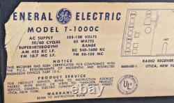 Stéréo à tubes vintage General Electric T-1000C — non branchée.