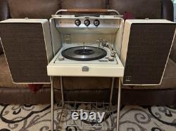 TOURNE-DISQUE STÉRÉOPHONIQUE VINTAGE GENERAL ELECTRIC TRIMLINE300 AVEC CHARIOT, EN ÉTAT DE MARCHE