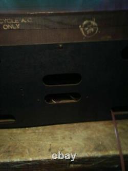 Table de collectionneur de radio à tubes AM avec platine tournante Vtg MCM !