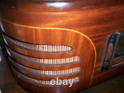 Table de collectionneur de radio à tubes AM avec platine tournante Vtg MCM !