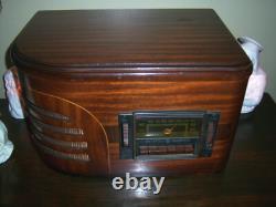 Table de collectionneur de radio à tubes AM avec platine tournante Vtg MCM !