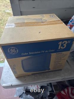 Téléviseur couleur vintage GE (General Electric) modèle 13GP341 1996 NEUF jamais ouvert
