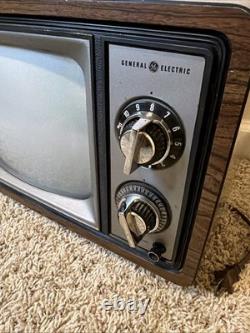 Téléviseur portable à tube cathodique General Electric vintage couleur pour jeux 10 10AB5406W