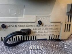 Téléviseur rétro blanc GENERAL ELECTRIC Performance GE 12XB9104V vintage de 1980 fonctionne