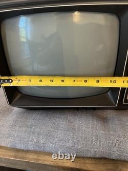 Téléviseur rétro blanc GENERAL ELECTRIC Performance GE 12XB9104V vintage de 1980 fonctionne