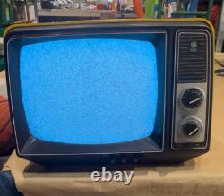 Téléviseur rétro jaune PERFORMANCE GE de 1979 vintage GENERAL ELECTRIC - Fonctionne 12XB9104Y