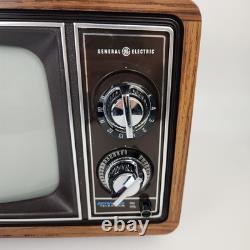 Téléviseur vintage GE General Electric 10 pouces Color Performance, modèle 10AB0405K