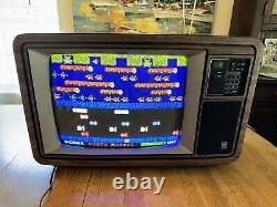 Télévision CRT couleur vintage GE General Electric de 19 pouces avec entrées RCA pour les jeux, année 1983