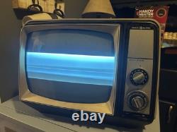 Télévision Vintage General Electric 10 pouces des années 1970 TV xb2450sd CRT Fonctionnelle Rarissime