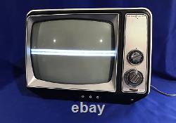 Télévision vintage GE General Electric ASF2403SL allume