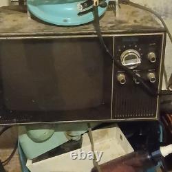 Télévision vintage à semi-conducteurs General Electric