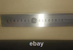 Tourne-disque portable vintage General Electric Wildcat / V936