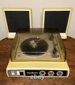 Tourne-disque stéréo Vintage de General Electric, modèle P-3&0A jaune banane